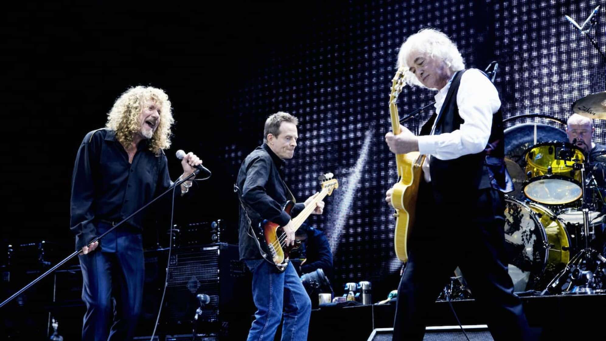 Led Zeppelin auf Bühne bei einem Konzert