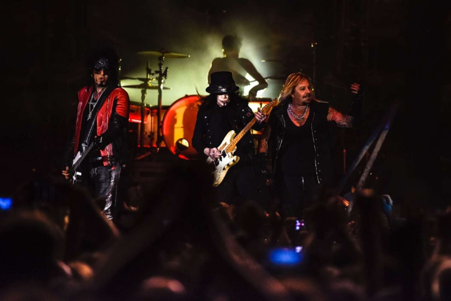 Mick Mars bei einem Live-Auftritt (2)