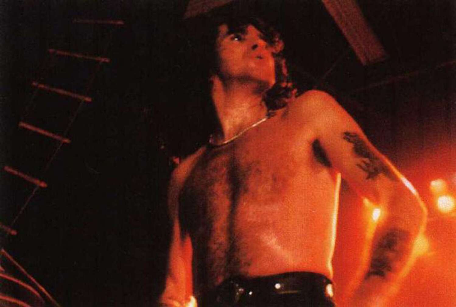 Bon Scott auf der Bühne in Grenoble 1979