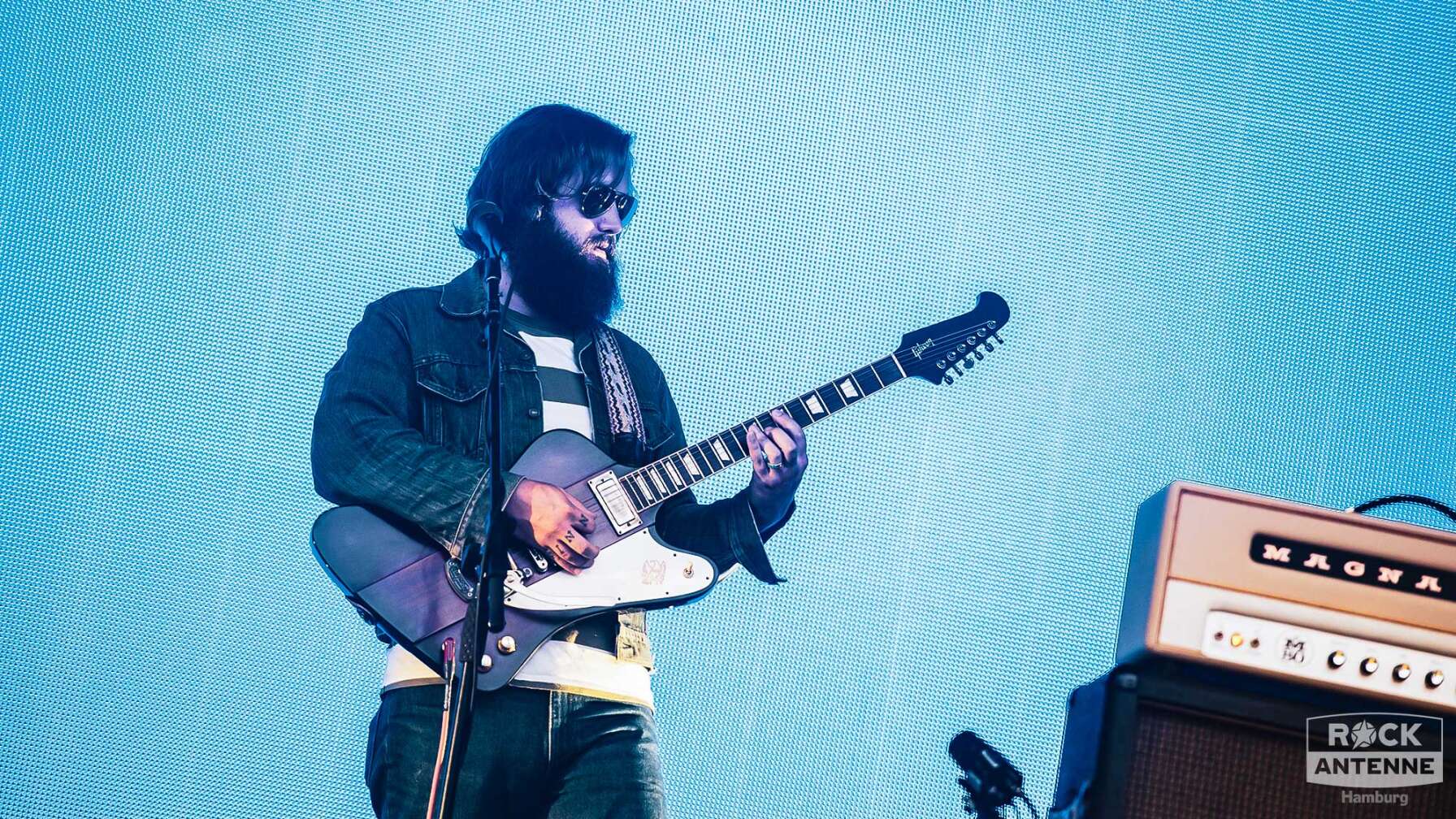 Die Fotos vom Konzert der Band The Black Keys im Hamburger Stadtpark.