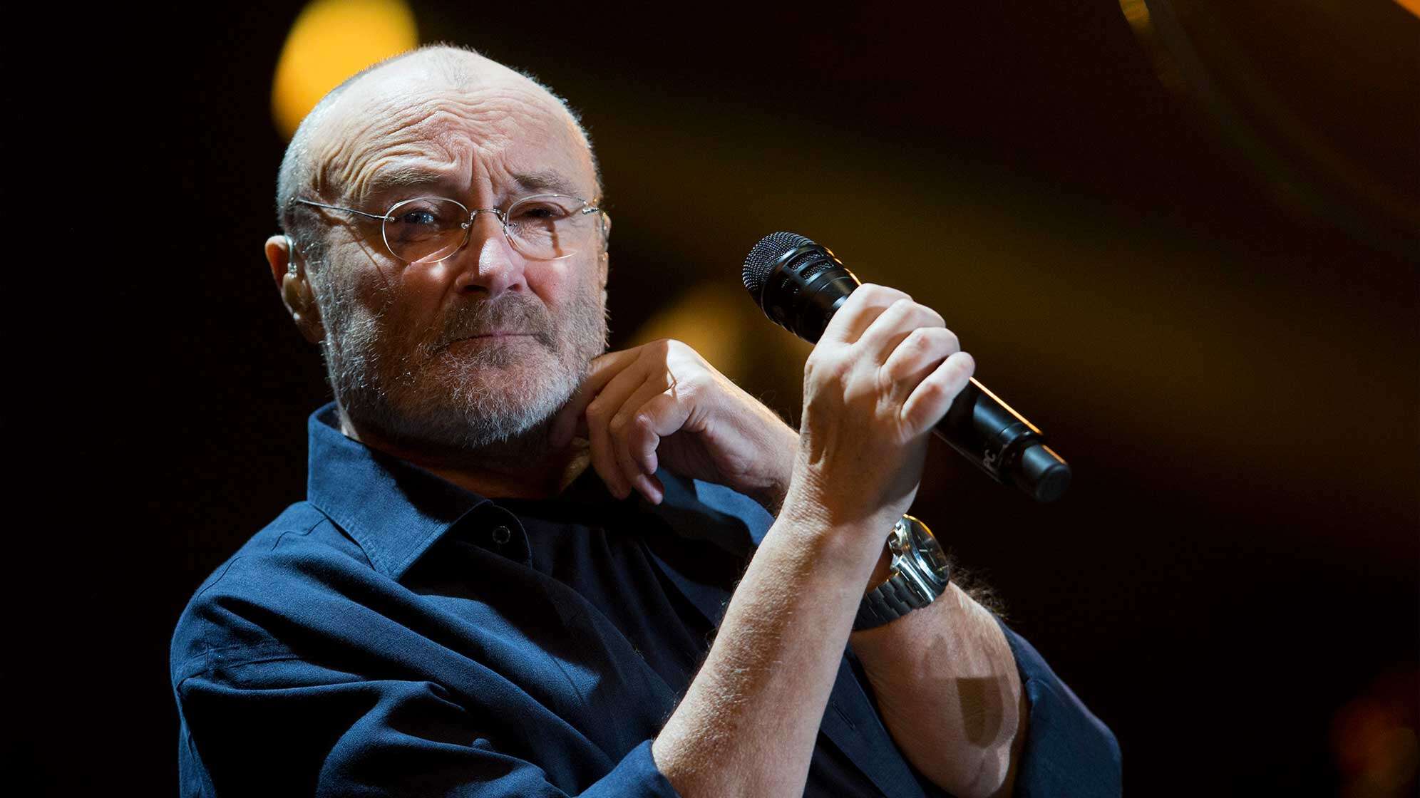 Phil Collins am Mikrofon