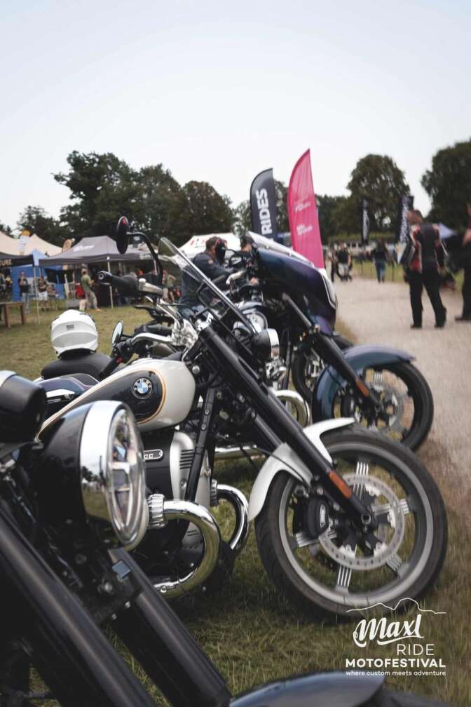 Foto des ersten MaxlRIDE Moto Festivals im August 2023 in Maxlrain