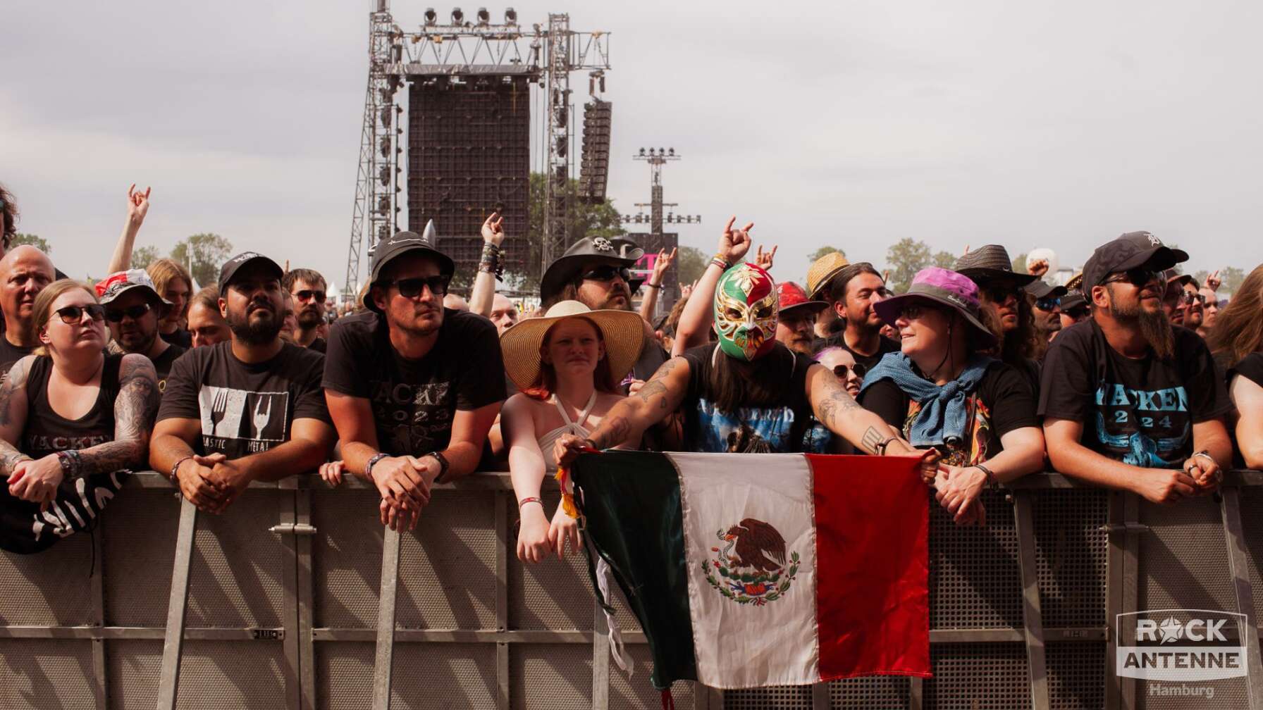 Land und Leute live beim Wacken Open Air 2024