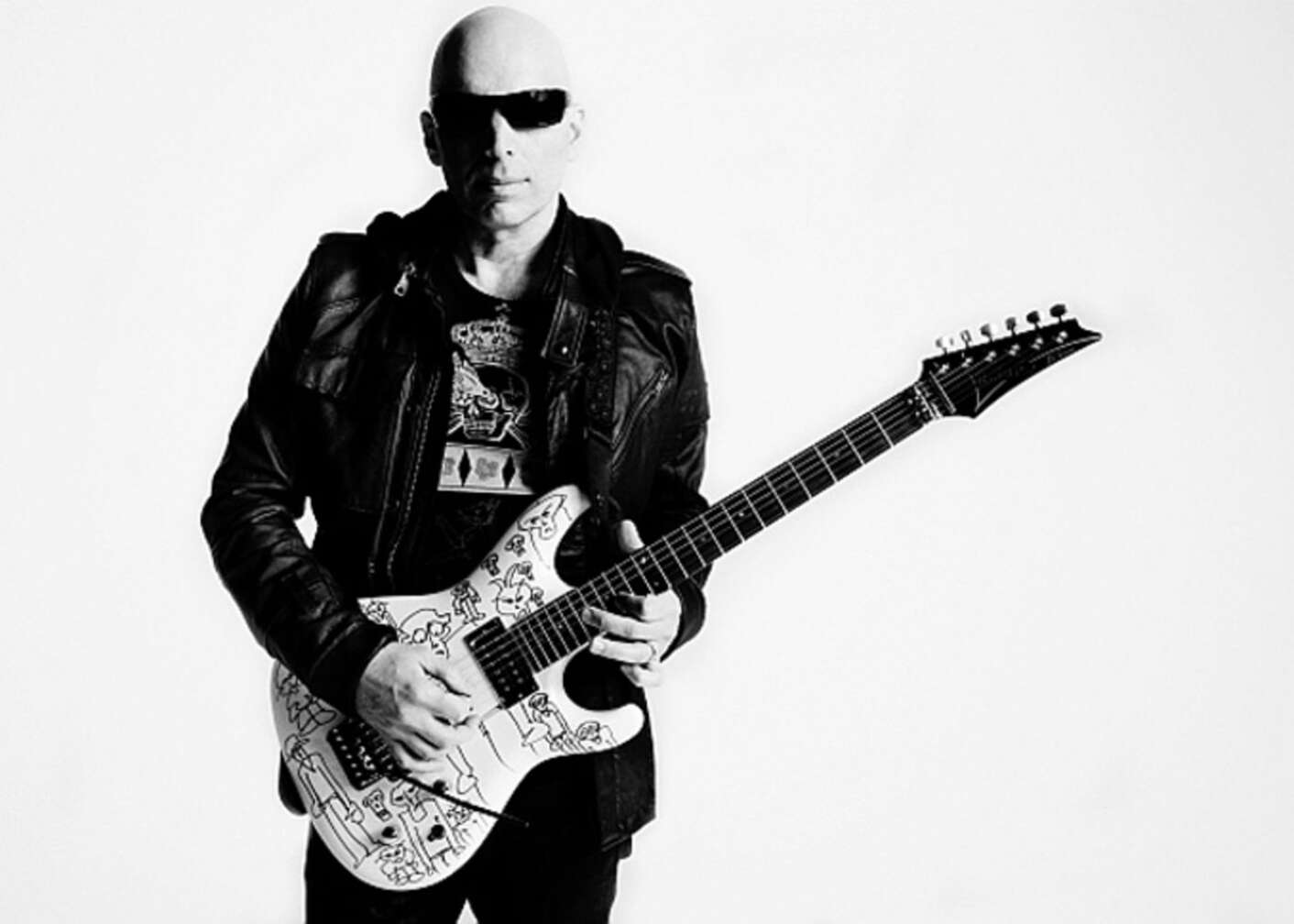 Joe Satriani mit Gitarre